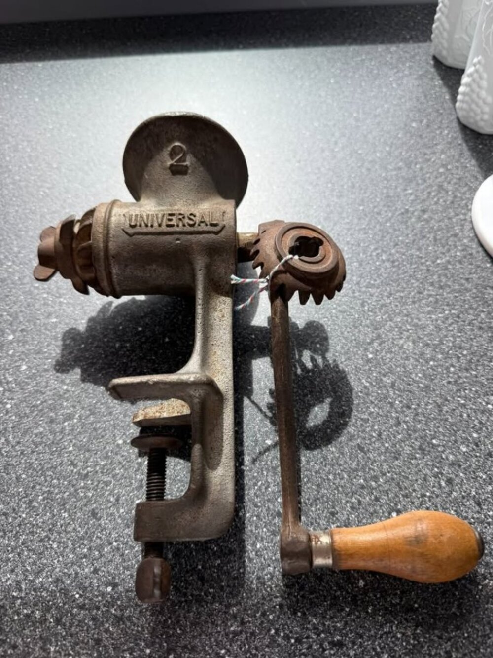 Vintage Universal No. 2 Cast Iron Meat Grinder – Hand Crank Food Chopper